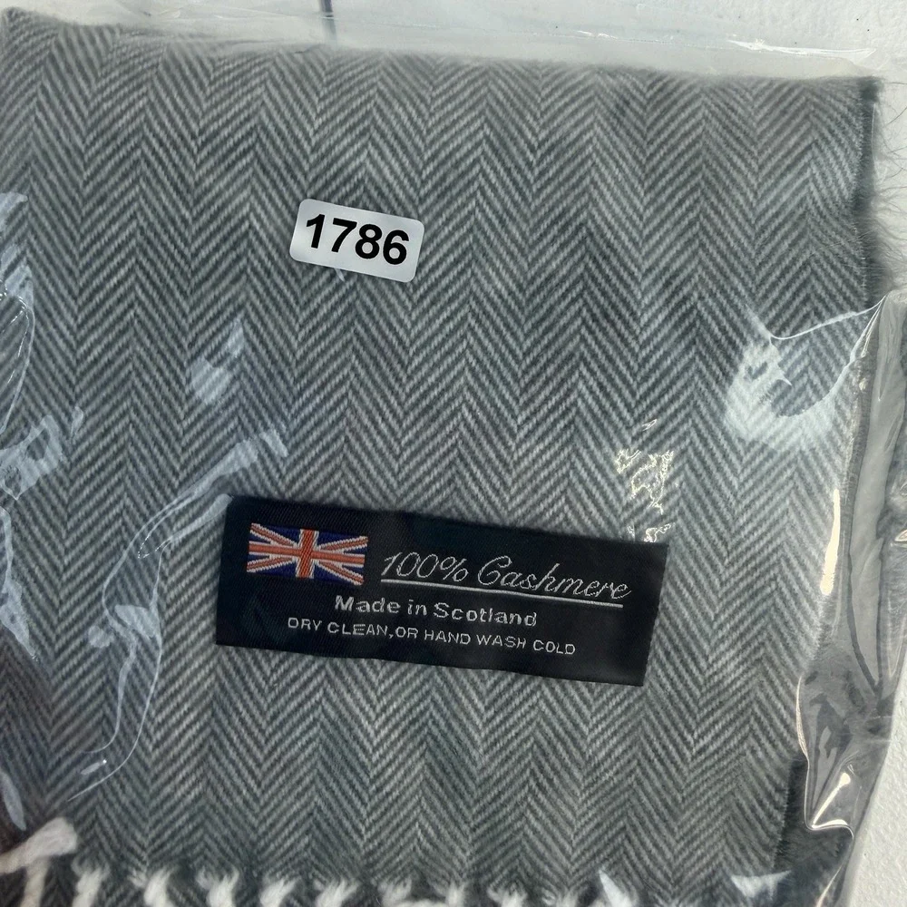 Gray Herringbone 100%‎ Cashmere Scarf Wrap Scotland Fringe 12
